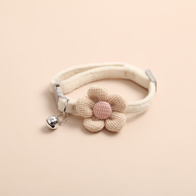 Flower Cat Collar with Bell – Cute, Colorful & Perfectly Fitted